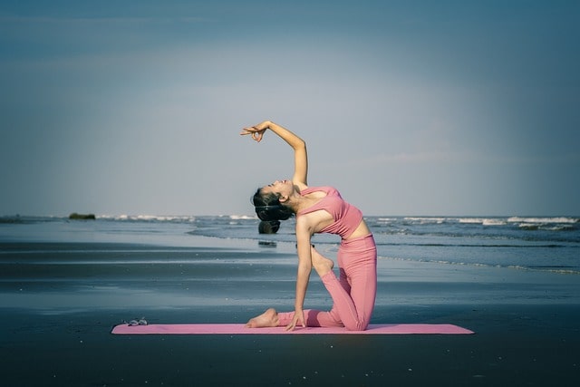 owwreeyma.com ( yoga poses